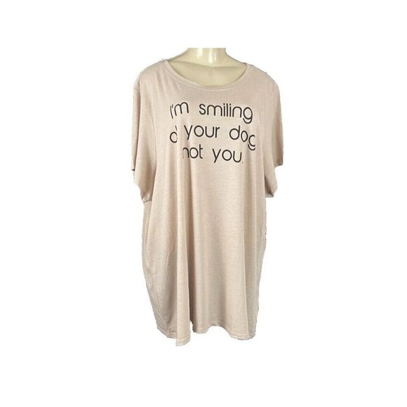 Torrid +4 Taupe Crew Text I'M Smiling At Your Dog Not You Short Sleeve T-Shirt - Picture 2 of 5